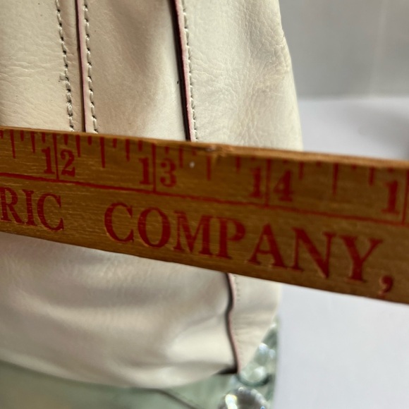 ANTONIO MELANI Cream Hobo with Elegant Metallic Accent - Picture 7 of 10